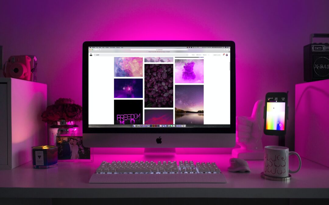 business growth with content marketing - desktop with pink back light