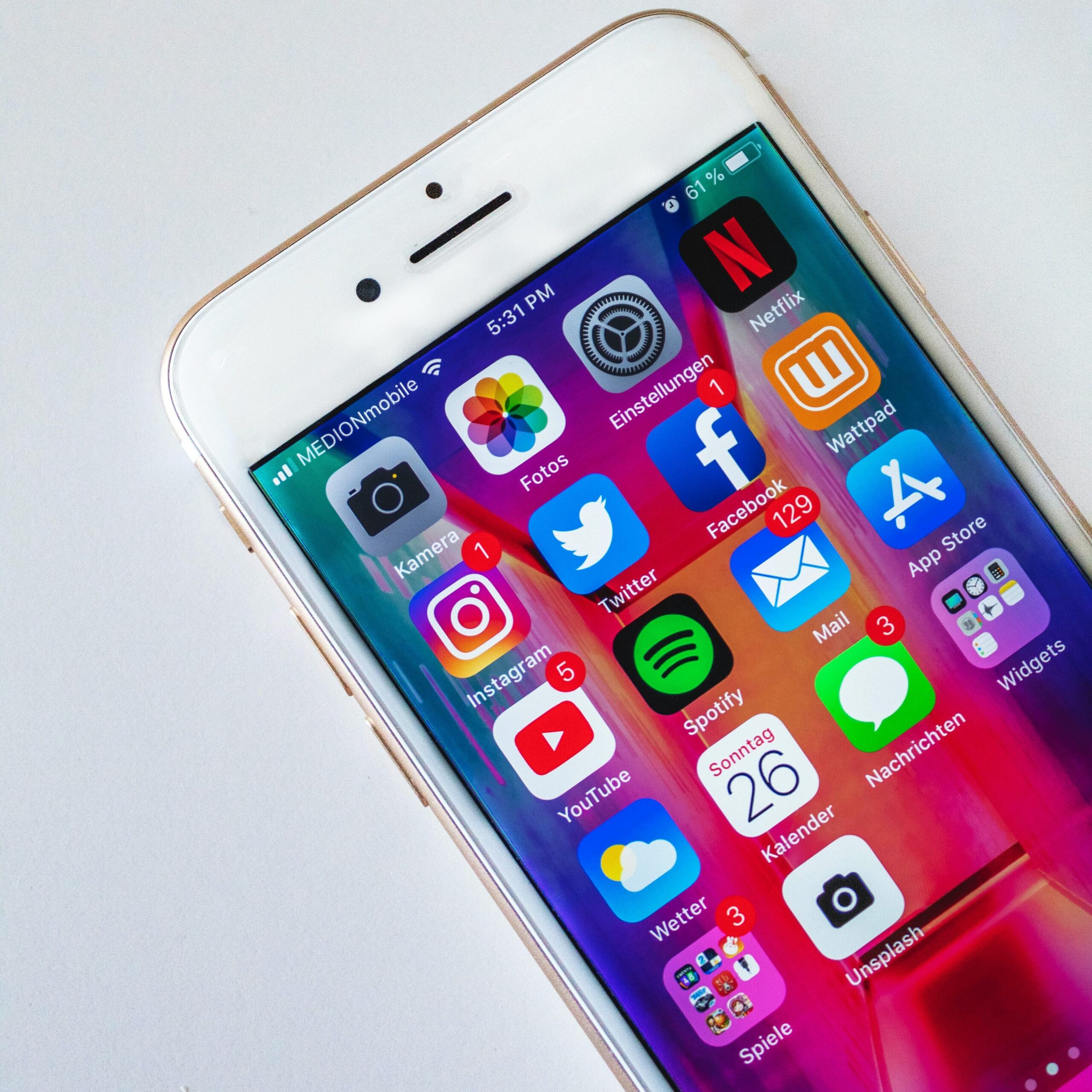Why you should use content marketing - iphone with social media apps